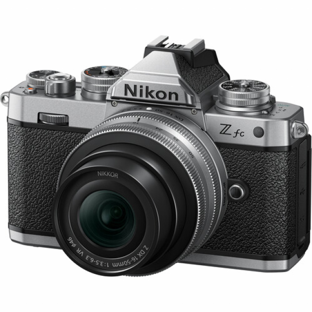 Nikon Nikon Z FC Silver + Z DX 16-50 VR Silver + SD 64GB