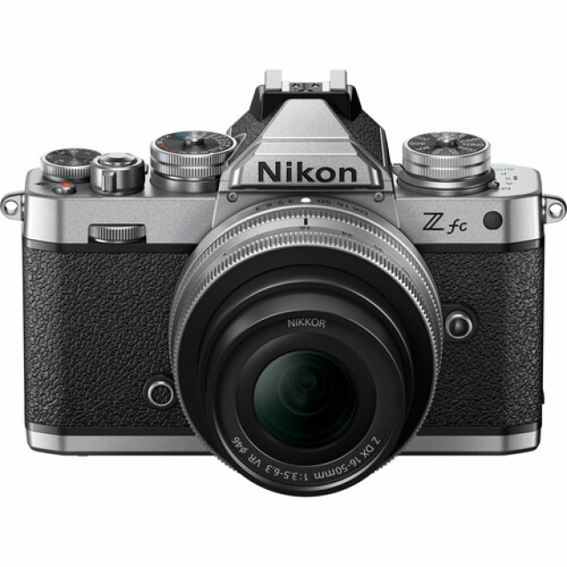 Nikon Nikon Z FC Silver + Z DX 16-50 VR Silver + SD 64GB