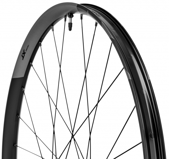 Shimano SHIMANO Ruota Posteriore Deore XT M8120 29'' 30C 12v Tubeless Freno a Disco Center Lock E-Thru 12x148mm