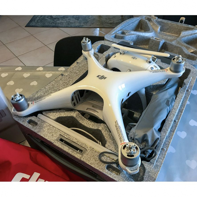  Phantom 4 Pro praticamente nuovo