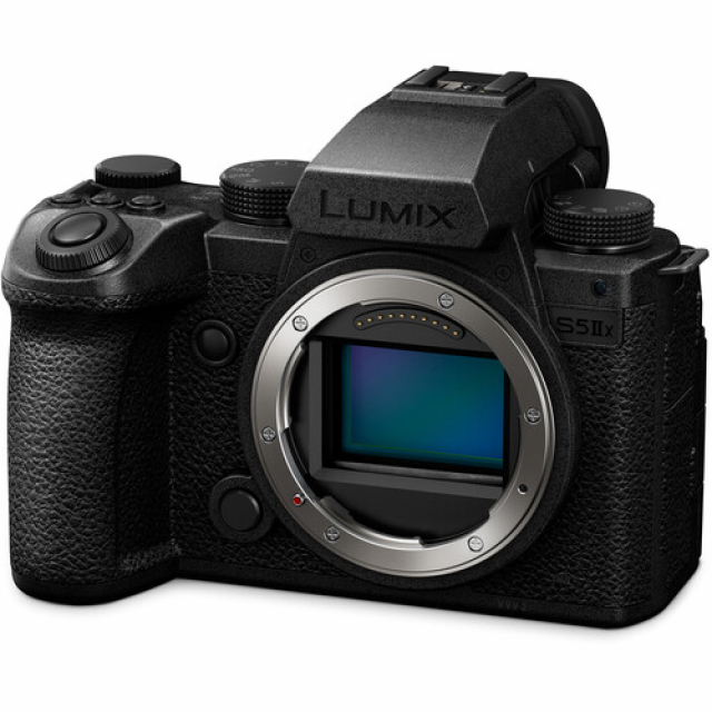 Panasonic lumix Panasonic Lumix S5  II X body